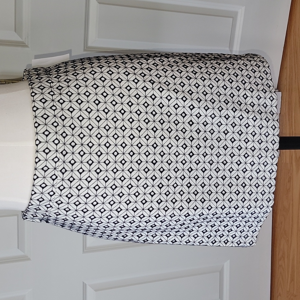 NWT, J.Crew Eyelet Skirt: Flattering! - Picture 3 of 13